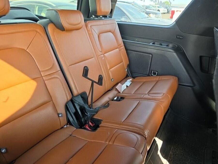 Used 2018 Lincoln Navigator Reserve w/ Technology Package AWD/4WD image 12