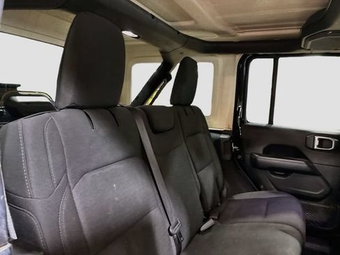 Used 2020 Jeep Wrangler Unlimited Sahara AWD/4WD image 20