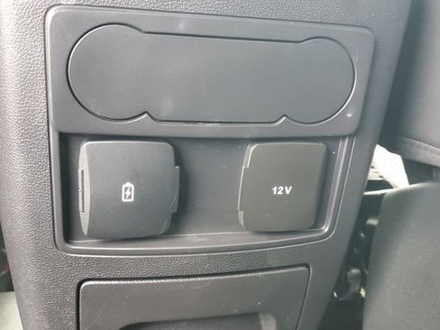 Used 2024 Ford Explorer XLT w/ Equipment Group 202A AWD/4WD image 32