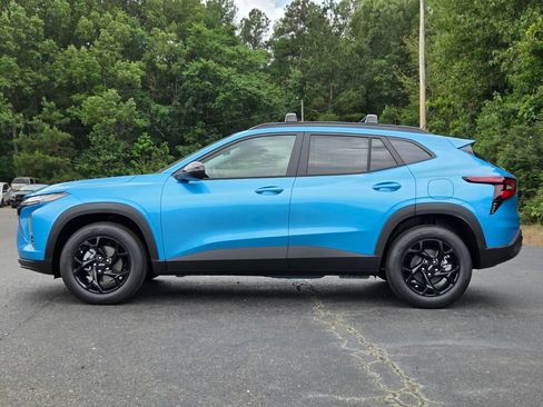 New 2026 Chevrolet Trax LT w/ Sunroof Package FWD image 3