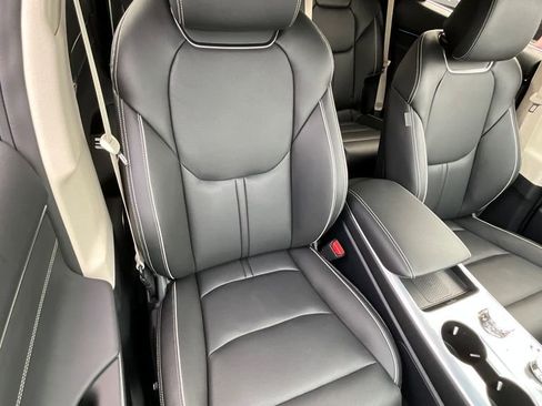 Used 2026 Genesis Electrified GV70 image 21