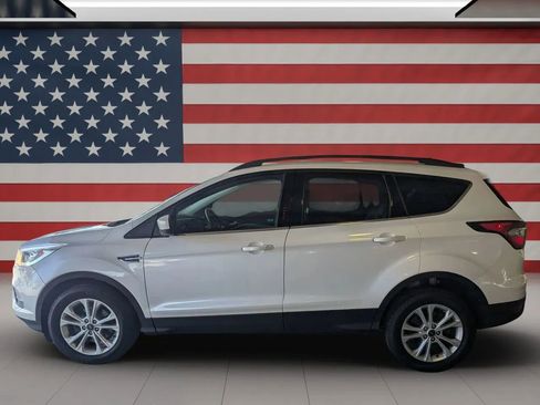 Used 2018 Ford Escape SEL FWD image 3
