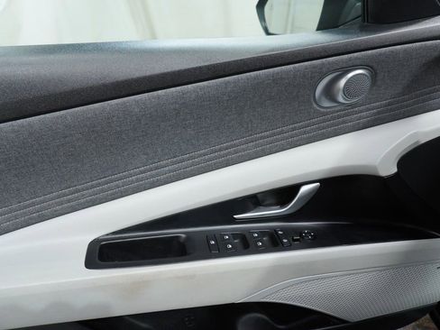 Used 2022 Hyundai Elantra Limited w/ Cargo Package image 21