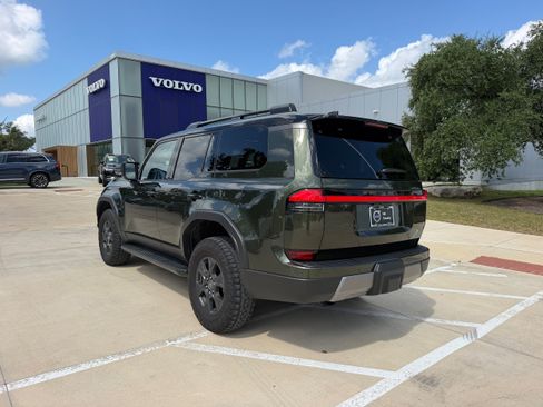 Used 2024 Lexus GX 550 AWD/4WD image 4