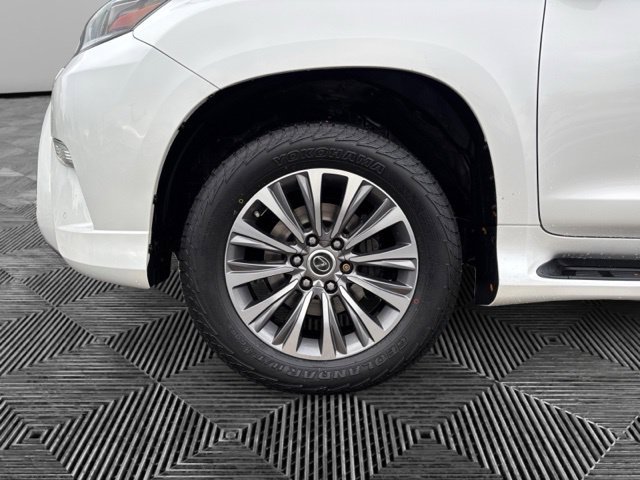 Used 2022 Lexus GX 460 Luxury w/ Accessory Package AWD/4WD image 31