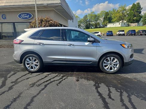 Certified 2024 Ford Edge Titanium image 2