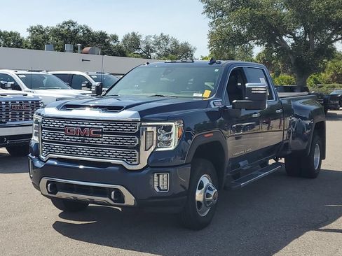 Used 2022 GMC Sierra 3500 Denali w/ Denali Ultimate Package AWD/4WD image 3