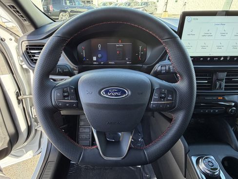 Used 2025 Ford Escape ST-Line w/ Equipment Group 301A image 17