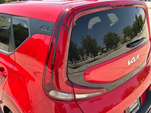 Used 2022 Kia Soul LX FWD image 16