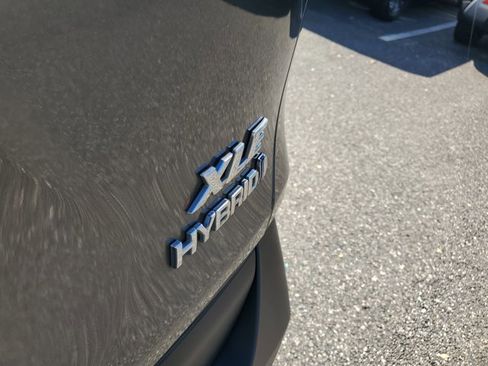 Used 2021 Toyota RAV4 XLE Premium image 7