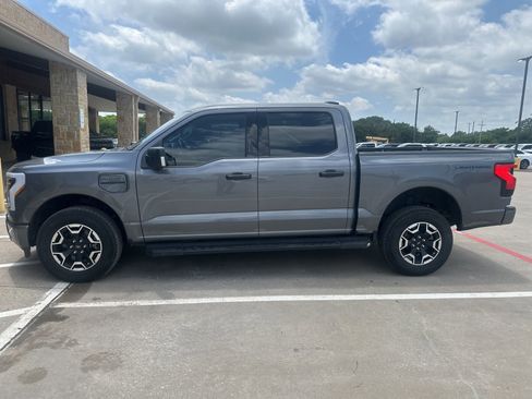 Used 2023 Ford F150 Lightning XLT AWD/4WD image 2
