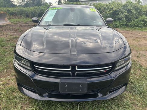 Used 2016 Dodge Charger SE w/ Power Sunroof Group AWD/4WD image 2