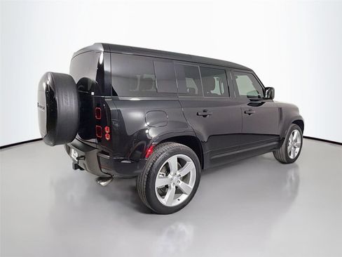 New 2025 Land Rover Defender 110 X-Dynamic SE AWD/4WD image 5