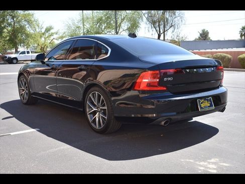 Used 2017 Volvo S90 T5 Momentum w/ Vision Package FWD image 6