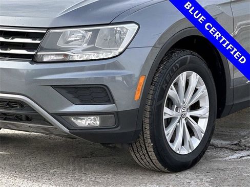 Used 2018 Volkswagen Tiguan SE w/ Panoramic Sunroof Package image 5