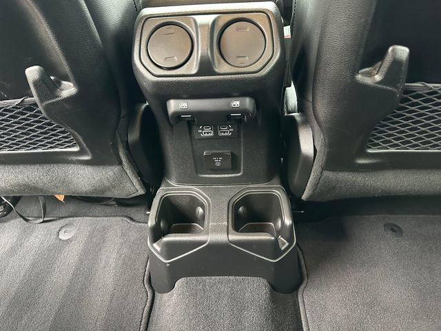 Used 2025 Jeep Wrangler Unlimited Rubicon AWD/4WD image 26