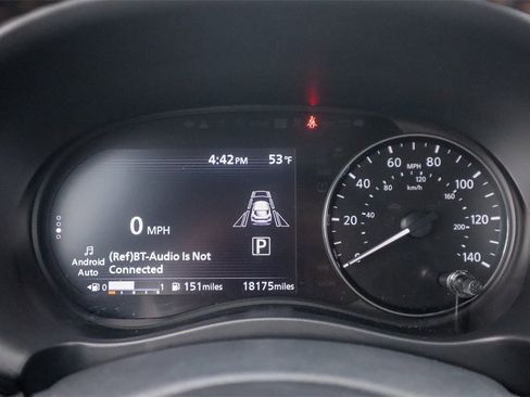 Used 2024 Nissan Kicks SR w/ SR Premium Package image 16