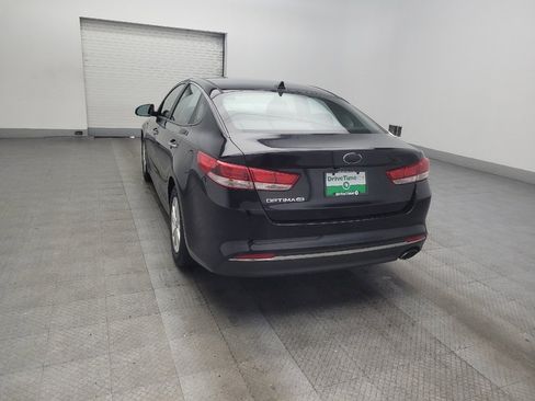 Used 2017 Kia Optima LX w/ Driver Convenience Package FWD image 5