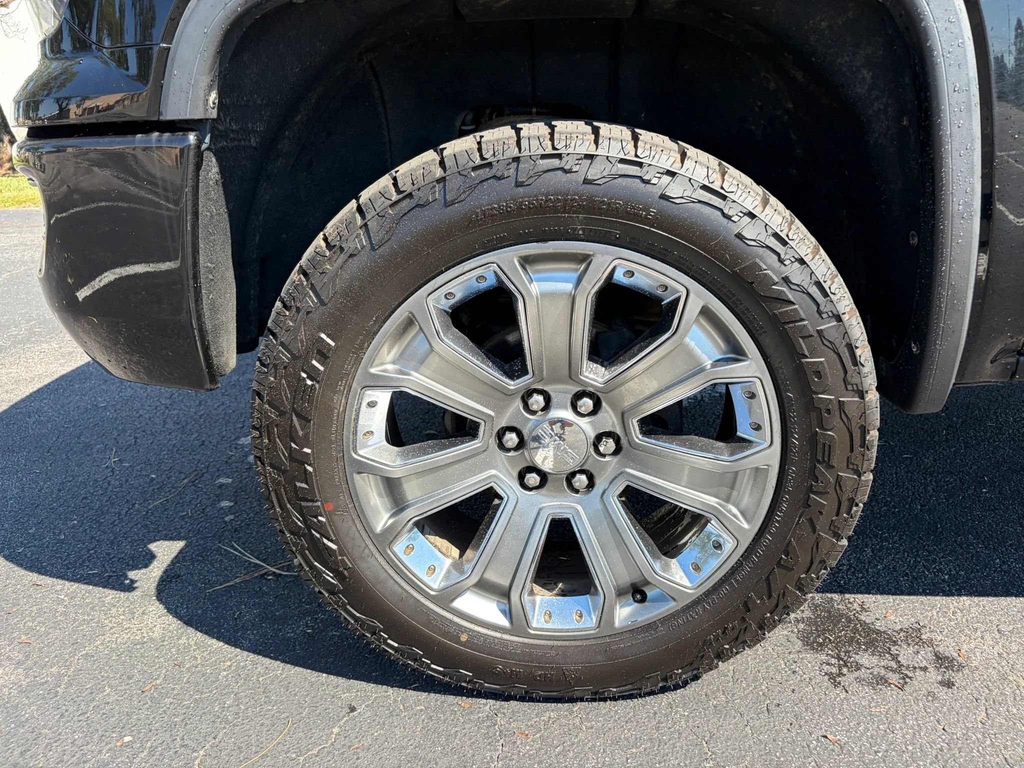 Used 2018 GMC Sierra 1500 Denali w/ Denali Ultimate Package AWD/4WD image 10