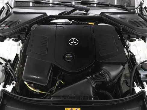 Used 2025 Mercedes-Benz E 350 4MATIC Sedan image 35