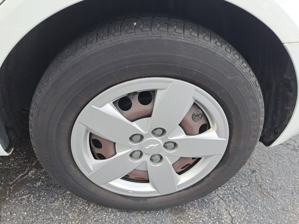 Used 2013 Chevrolet Sonic LS FWD image 19