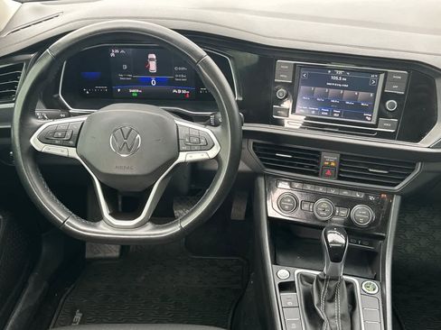 Used 2022 Volkswagen Jetta SE image 14