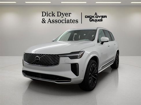 New 2026 Volvo XC90 B5 Plus image 6