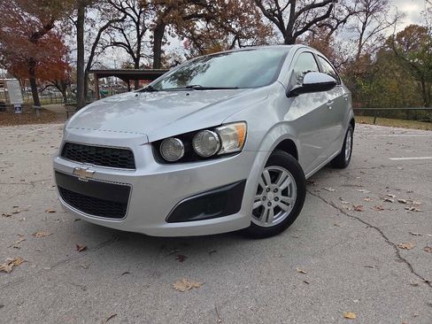 Used 2016 Chevrolet Sonic LT image 1