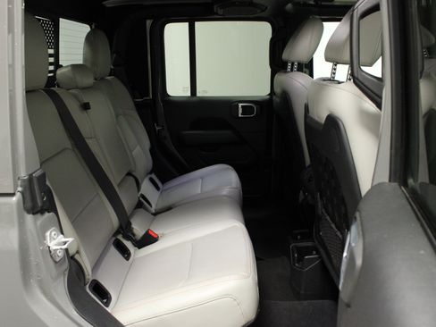 Used 2021 Jeep Gladiator Mojave image 15