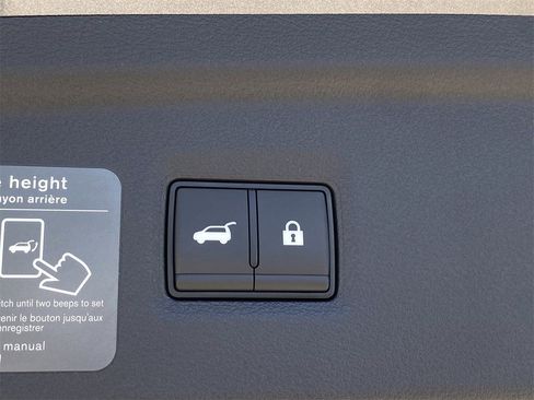 New 2025 INFINITI QX50 Pure image 10