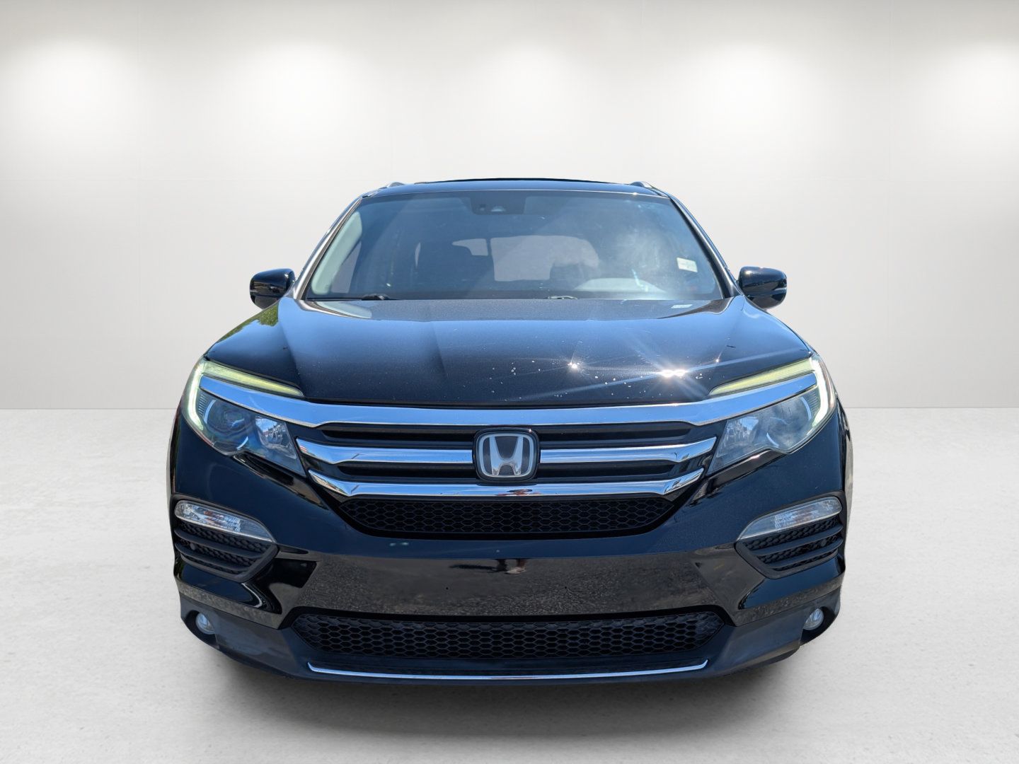 Used 2017 Honda Pilot Elite image 2