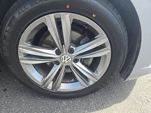 Used 2020 Volkswagen Jetta R-Line FWD image 34