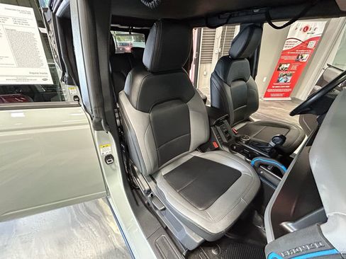 Used 2022 Ford Bronco Black Diamond AWD/4WD image 4