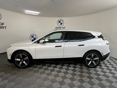 Used 2023 BMW iX xDrive50 w/ Sport Package AWD/4WD image 12