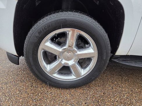 Used 2014 Chevrolet Tahoe LTZ AWD/4WD image 32