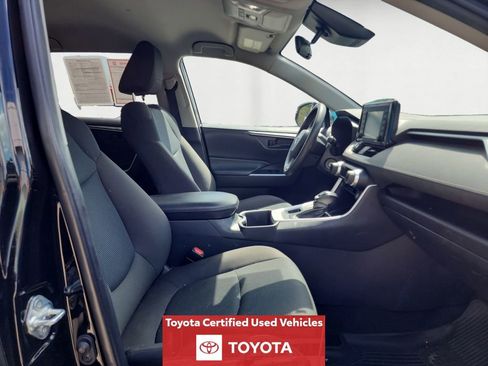 Certified 2022 Toyota RAV4 LE AWD/4WD image 17