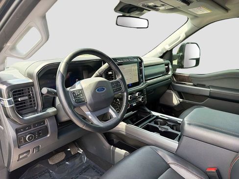 Used 2023 Ford F250 Lariat w/ Lariat Ultimate Package AWD/4WD image 9