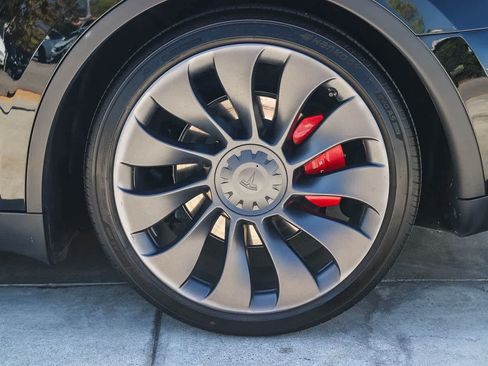 Used 2025 Tesla Model Y Performance AWD/4WD image 8