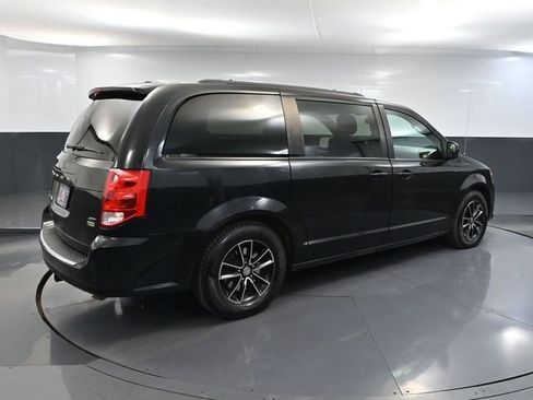Used 2018 Dodge Grand Caravan GT image 4