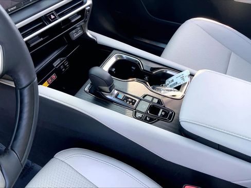 Used 2025 Lexus RX 350 Premium image 16