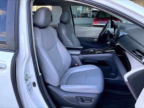 Used 2022 Toyota Sienna XLE w/ XLE Plus Package AWD/4WD image 11