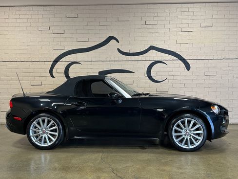 Used 2017 FIAT 124 Spider Lusso image 4