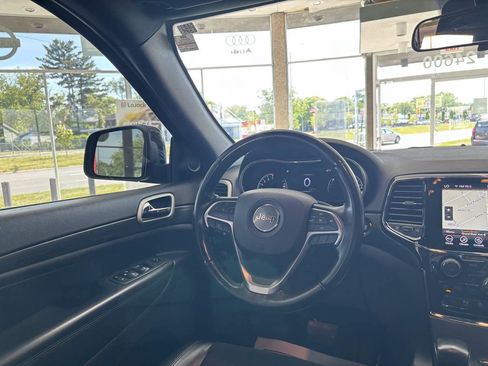 Used 2021 Jeep Grand Cherokee Laredo X AWD/4WD image 48