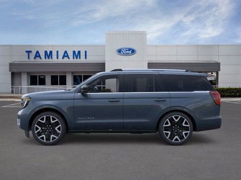 New 2026 Ford Expedition Platinum image 3