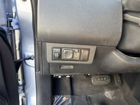 Used 2011 Nissan Versa 1.8 S w/ Plus Pkg image 55