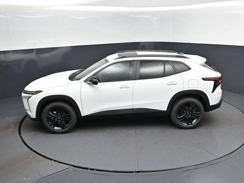 New 2026 Chevrolet Trax ACTIV w/ Sunroof Package FWD image 31