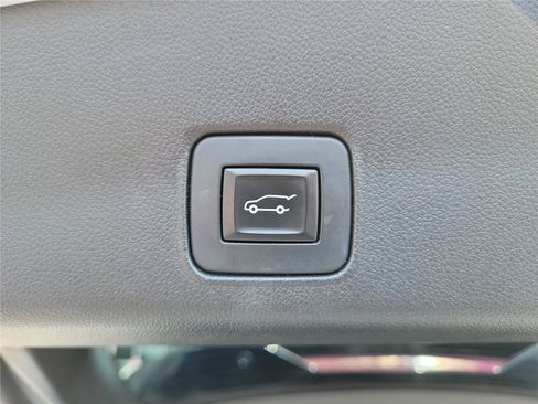 Used 2021 Chevrolet TrailBlazer RS w/ Sun and Liftgate Package FWD image 10