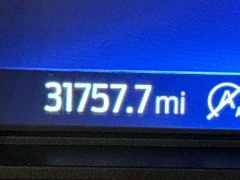 Used 2021 Ford Explorer XLT image 42