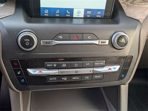 Used 2020 Ford Explorer Platinum w/ Premium Technology Package image 24