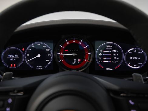 Certified 2022 Porsche 911 Carrera GTS RWD image 42